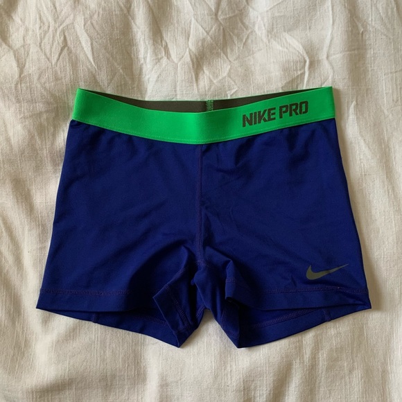 Women Nike Tights Shorts - Picture 1 of 2